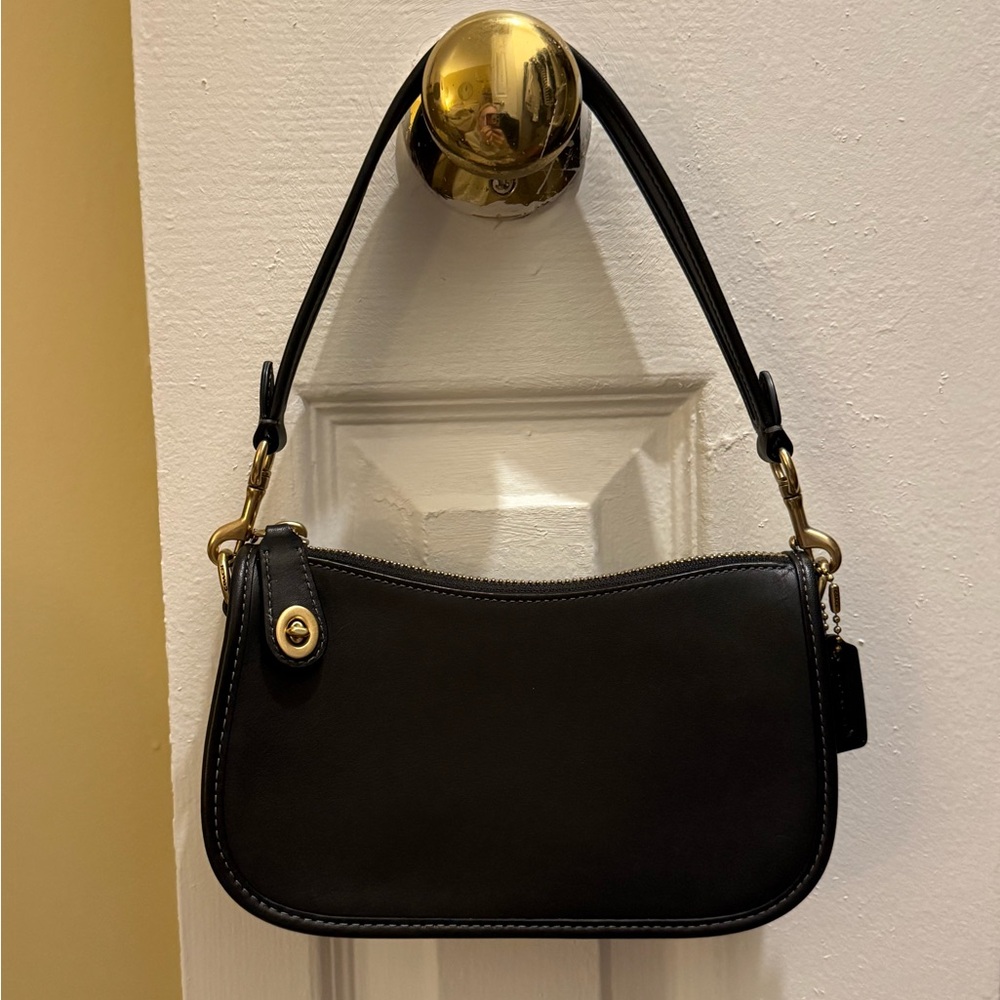 Coach Mini Swinger Black